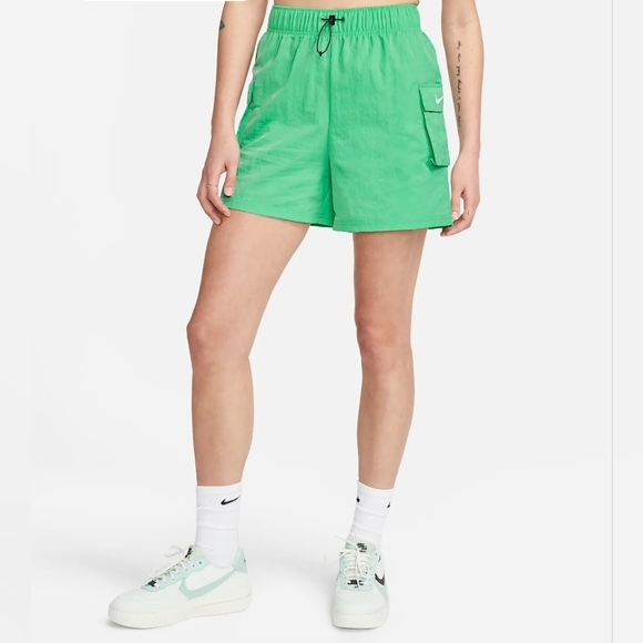 Nike Sportswear Essential Women's Woven High-Rise Shorts Spring Green Size XS - Picture 3 of 12